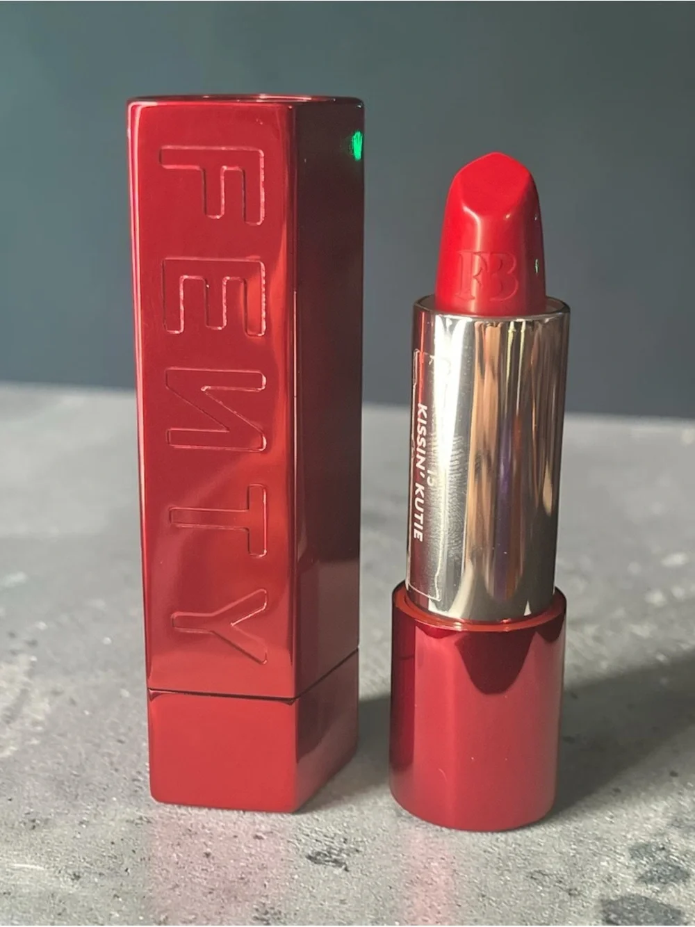 Fenty Beauty Kissin' Kutin Lipstick - Vivid Red
